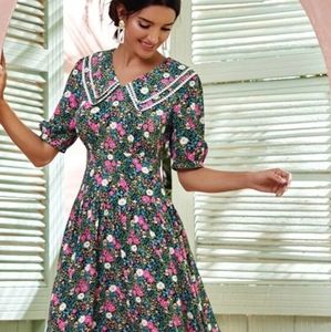 Beautiful Short Sleeve Green Floral Sundress